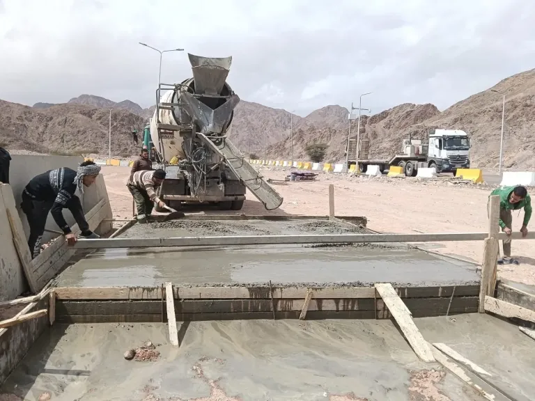 تطوير طرق طور سيناء وتمهيد ساحة طابا للنقل الثقيل 