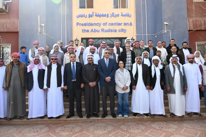 محافظ جنوب سيناء يلتقي بمشايخ وعواقل بدو أبورديس 