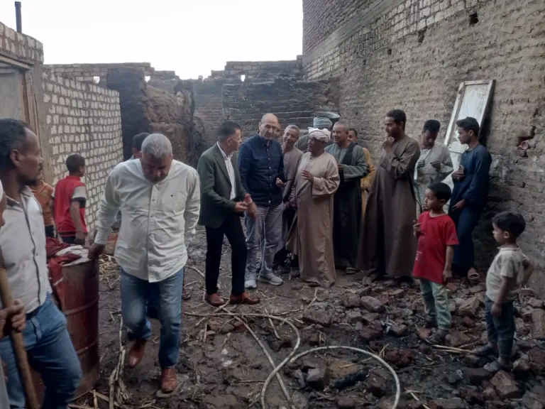 جهود السيطرة على حريق "أبو دياب شرق"بدشنا