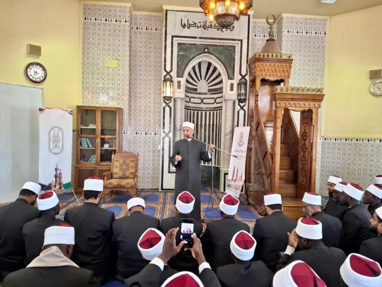 بمشاركة أربعة وفودٍ دولية.. ”أكاديمية الأزهر” تحتفل باختتام دورة ”إعداد الداعية المعاصر”