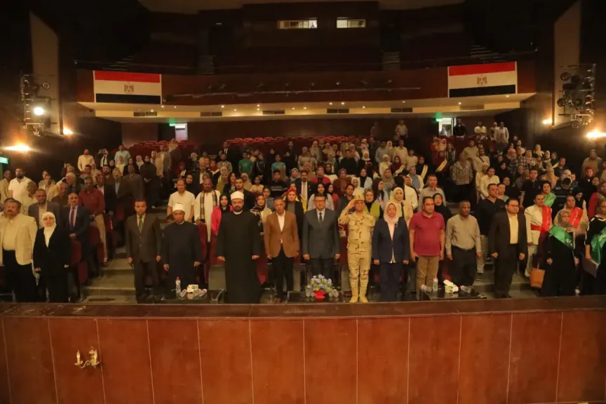 حفل تكريم الأمهات المثاليات بقصر ثقافة قنا 