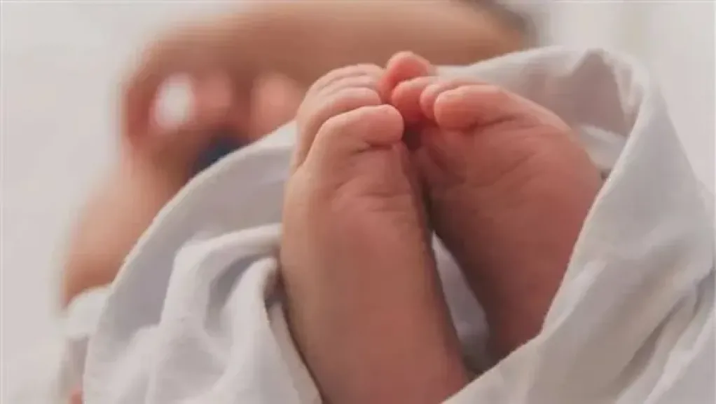 طفله رضيعه
