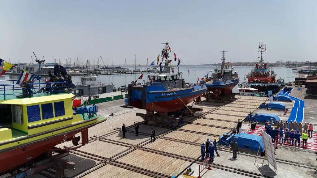 قناة السويس: تدشين ثلاث قاطرات جديدة من طراز عزيمة وقاطرة طراز تيم عزيمة بشركة التمساح لبناء السفن