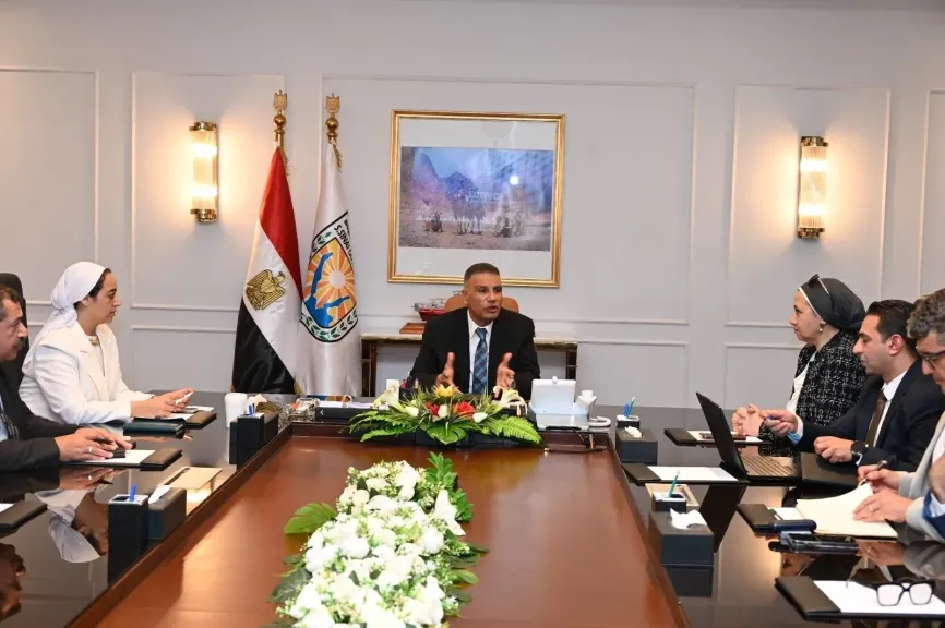  تطوير قطاع النقل وتحويل شرم الشيخ لمدينة خضراء