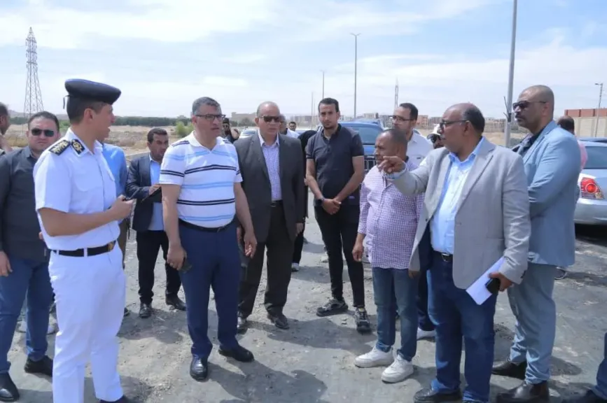 مجمع المواقف والمزلقان بمدينة قنا الجديدة 