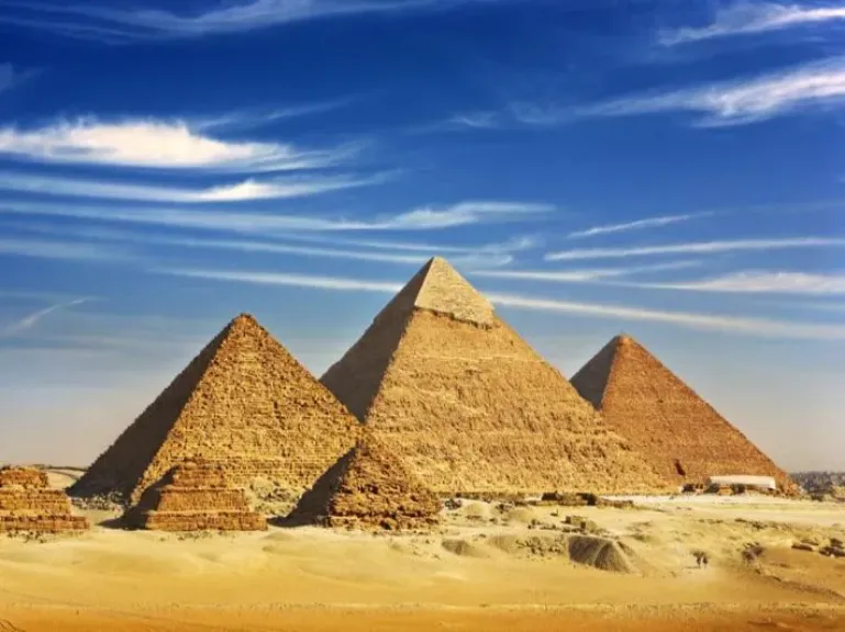 الأهرامات 