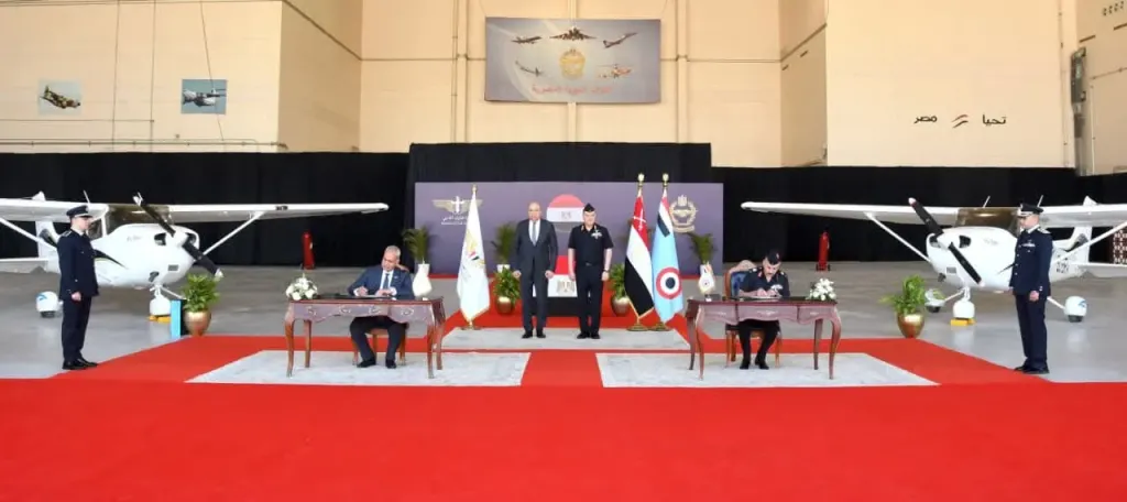 تسليم طائرتين للأكاديمية المصرية لعلوم الطيران    