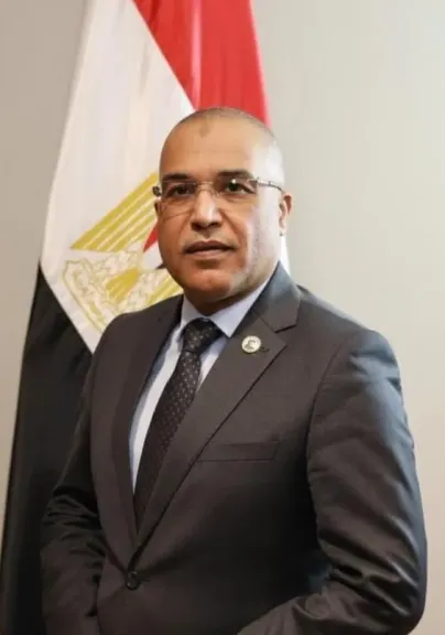 المحاسب عباس صابر رئيس نقابة البترول 