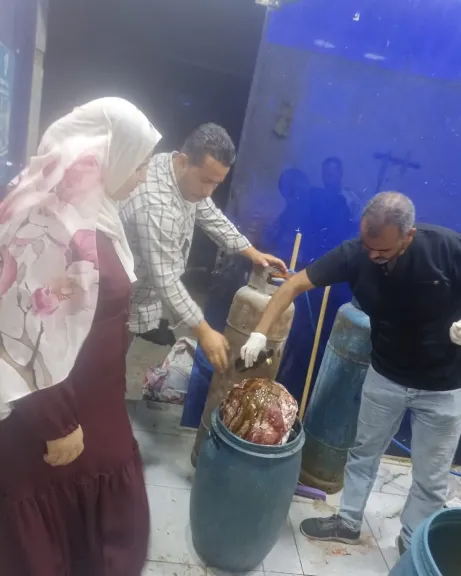 حملة مكبرة علي منشآت تداول الغذاء بنويبع  