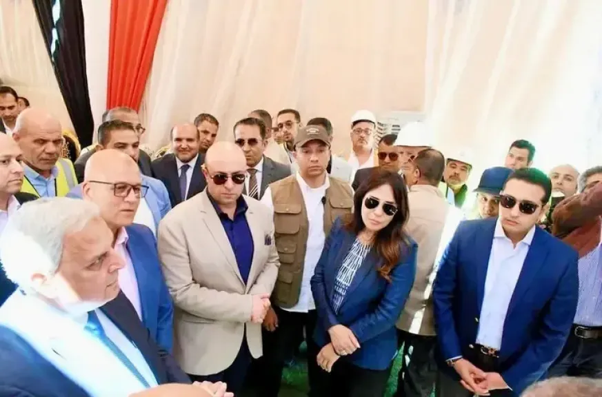 وزيرة الاسكان ومحافظ الفيوم 