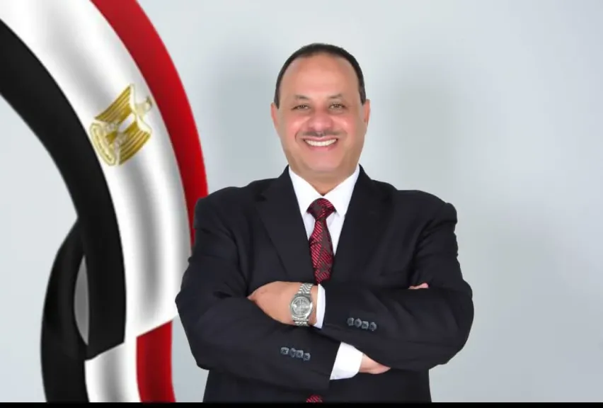 رشاد عبدالغني الخبير السياسي