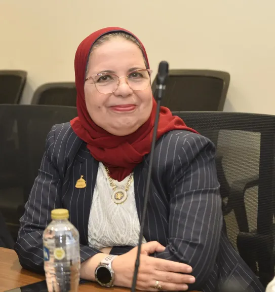 الدكتورة أمل عصفور عضو مجلس النواب
