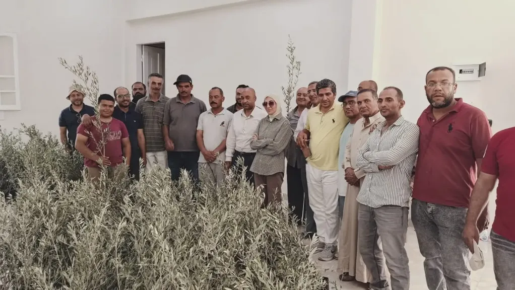 المحافظ يستجيب لمتضرري تجمع النهايات برأس سدر 