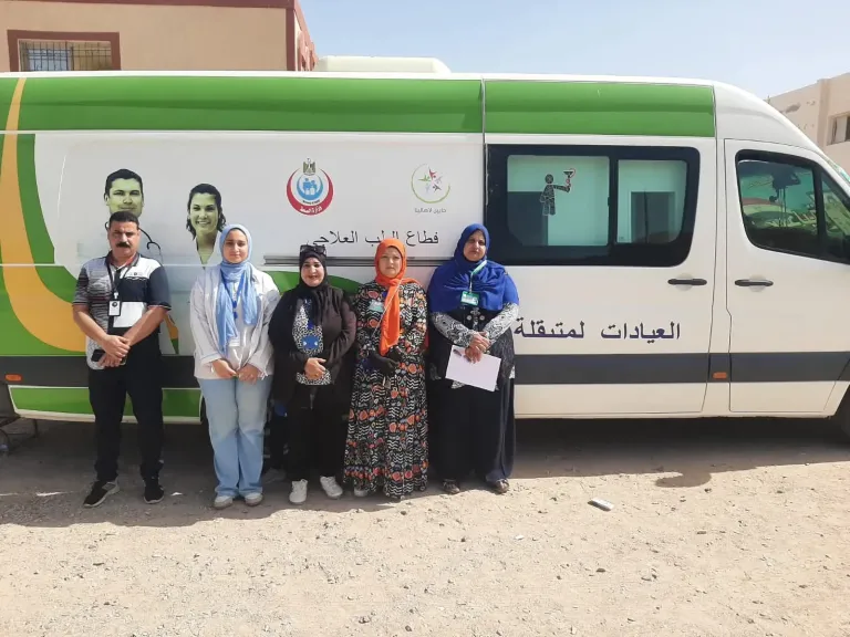 الكشف الطبي علي 1402 مواطن بالقوافل الطبية 
