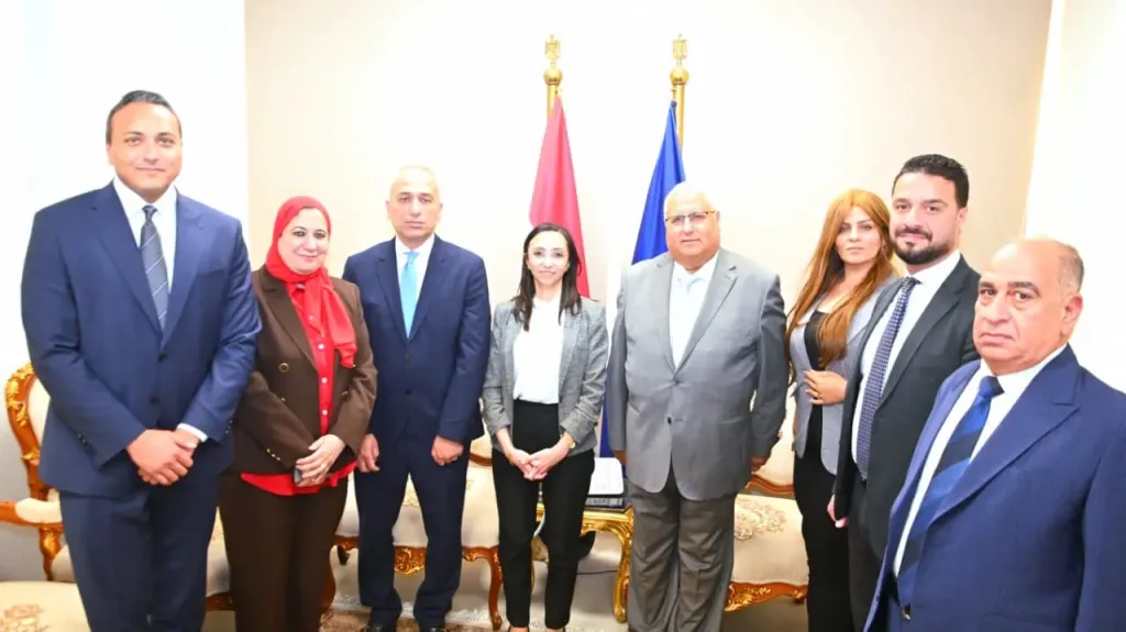 جانب من المتابعة 