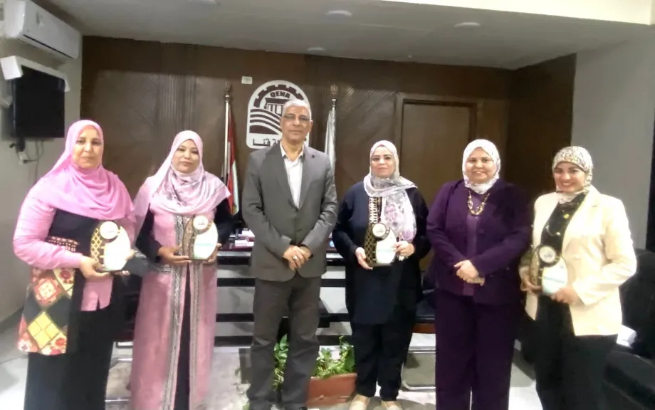 منح درع مبادرة 