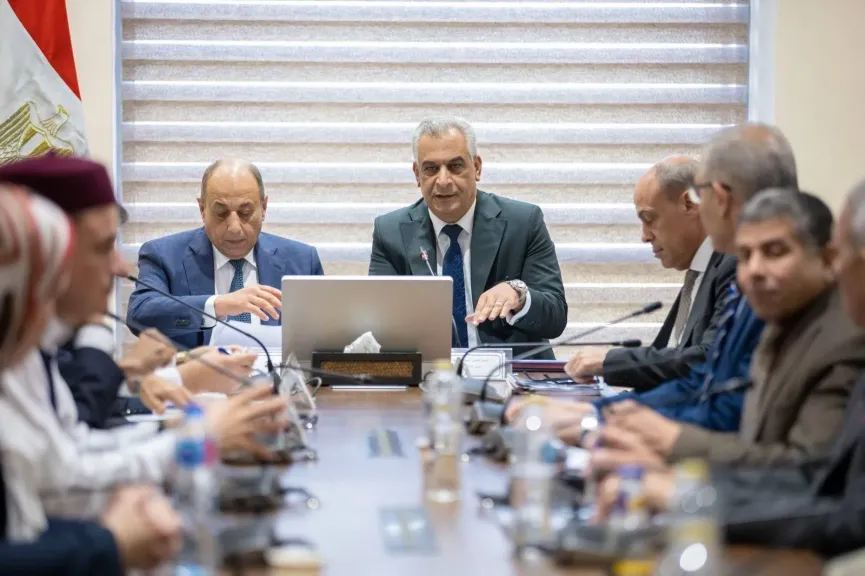 وزير الدولة للإنتاج الحربي يناقش الموازنة التخطيطية للوزارة والهيئة عن العام المالي (2027/2026)