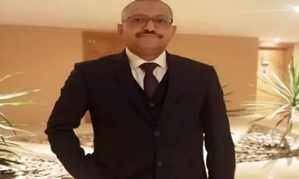 محمود خليفة.. أستاذ الجراحات الميكروسكوبية يُجري أول عملية ترقيع لطبلة الأذن بإدفو