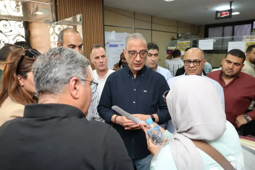 محافظ الجيزة يتابع إنتظام العمل بالمركز التكنولوجى لخدمة المواطنين بحي الهرم