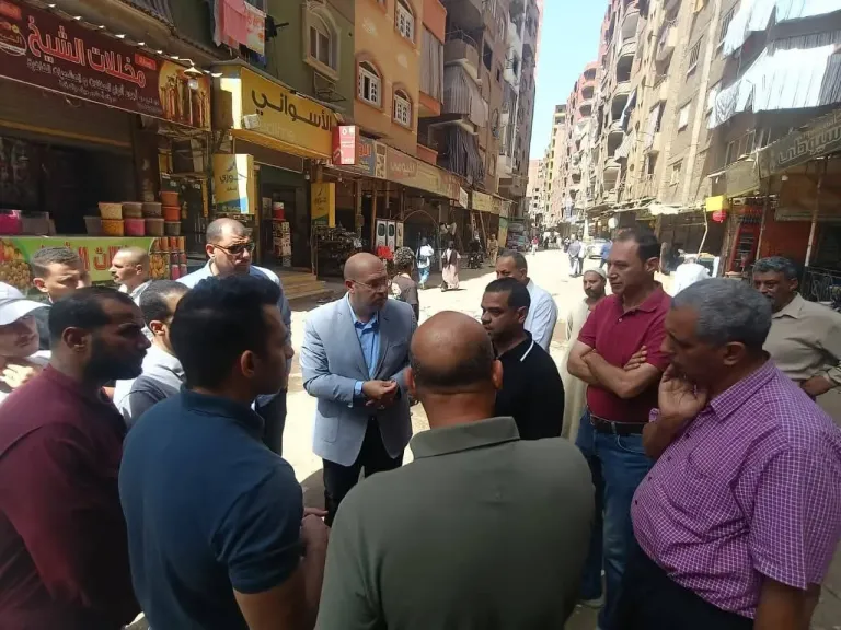 نائب المحافظ يتابع ميدانيا الموقف التنفيذي لمشروع الصرف الصحي بمنطقة المتربه بمركز أوسيم