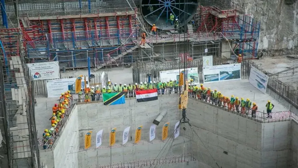 الري: مشروعات حوض النيل رفعت كفاءة النقل وزادت فرص العمل|فيديو