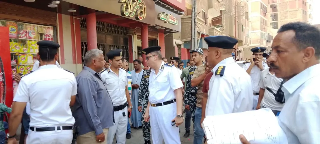 حملة أمنية مكبرة بمدينة قنا وضبط وتحرير 530 محضر إشغال وحالة تعدٍ على الطريق العام