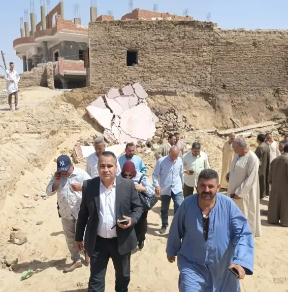 بينها طفلة عمرها 3 سنوات.. إصابتان إثر انهيار جدار منزل في إهناسيا