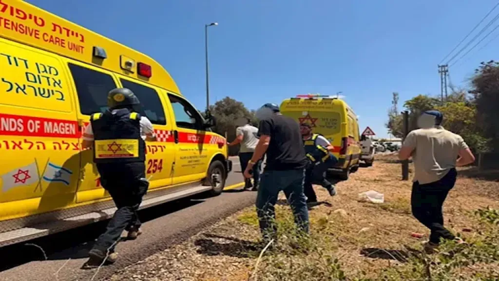 إعلام إسرائيلي: 5 مصابين في حادث إطلاق نار بمستوطنة كوخاف يائير وسط إسرائيل