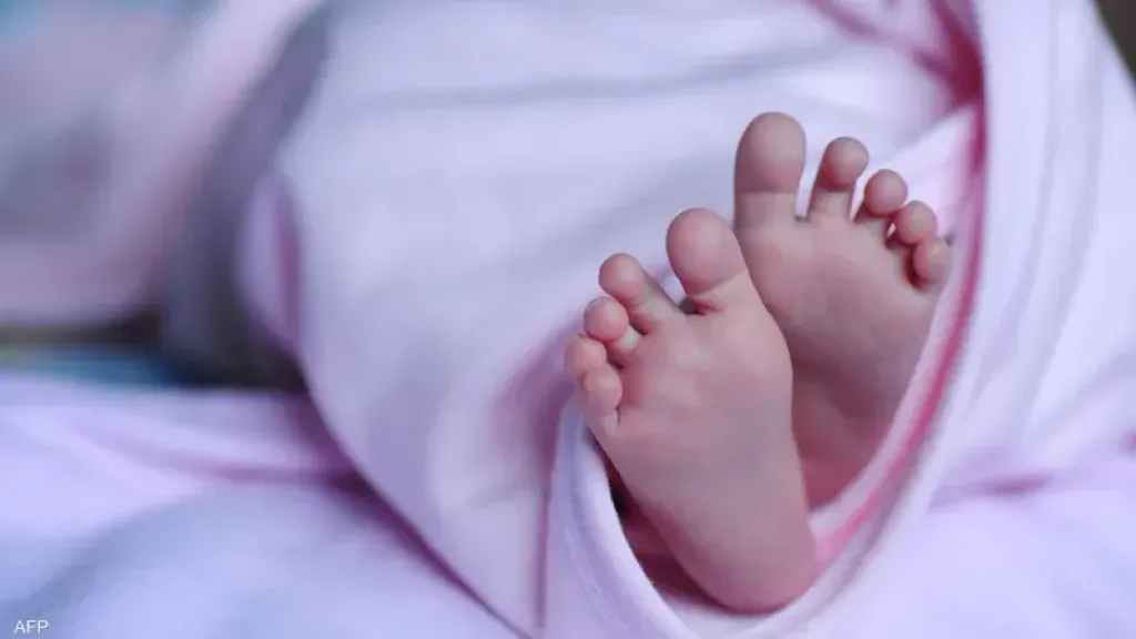 مأساة رضيعة الخليفة.. تُركت في المقابر فالتهمت الكلاب الضالة أصابعها