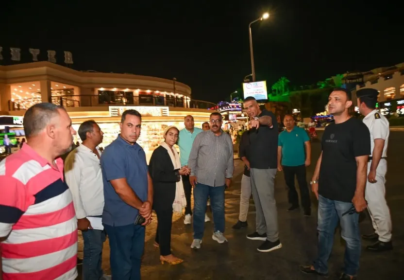 محافظ جنوب سيناء يمنح أصحاب المحال والمنشأت بخليج نعمة 15 يوم لتقنين الأوضاع وإزالة المخالفات