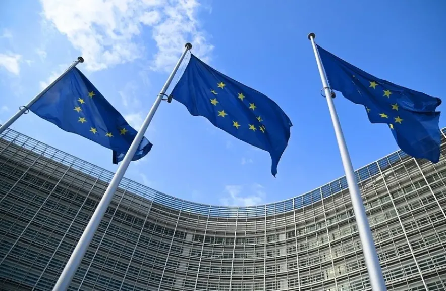 المفوضية الأوروبية: سنفرض عقوبات على 20 بنكا للعملات المشفرة في دول تساعد روسيا