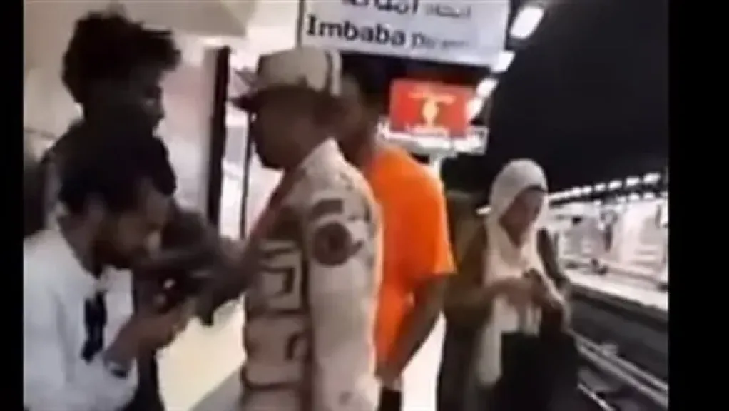 جانب من الصور 