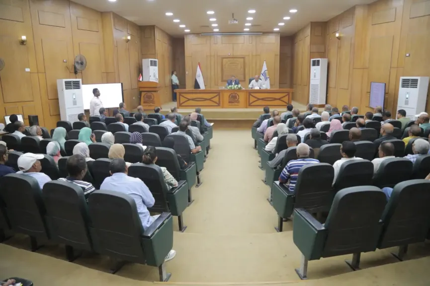 محافظ قنا يوجه بسرعة إنهاء ملفات التقنين وفسخ التعاقد وإسترداد الأراضي للمتأخرين عن السداد