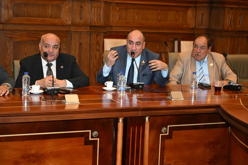 برلماني: مشروعات النقل العملاقة تعزز تنافسية الاقتصاد المصري وتدعم التنمية