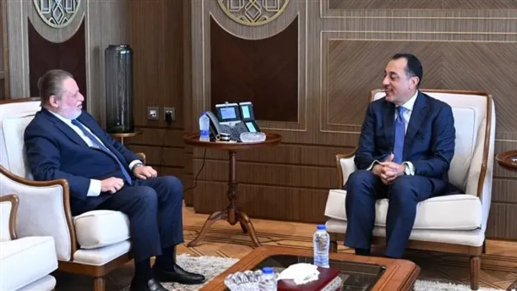 رئيس الوزراء يلتقي محافظ البنك المركزي لمتابعة جهود التنسيق بين السياسات المالية والنقدية