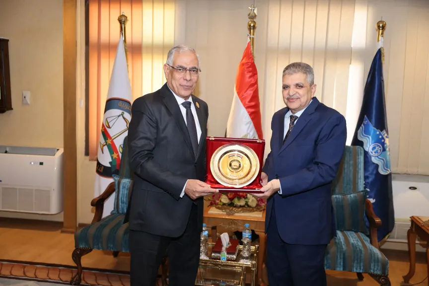 رئيس هيئة قناة السويس يستقبل النائب العام بأكاديمية التدريب البحري والمحاكاة بالإسماعيلية