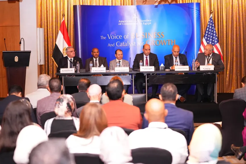 حوار مفتوح مع مجتمع الأعمال.. ”وزير العمل” يستمع للآراء ويجيب على استفسارات المشاركين بشأن تنفيذ قانون العمل