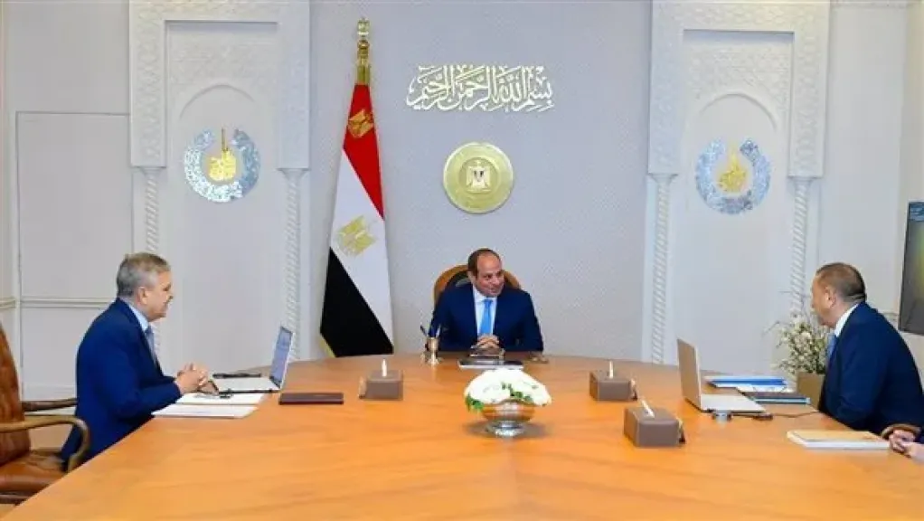 توجيهات رئاسية جديدة لدعم وتطوير المجرى الملاحي لقناة السويس