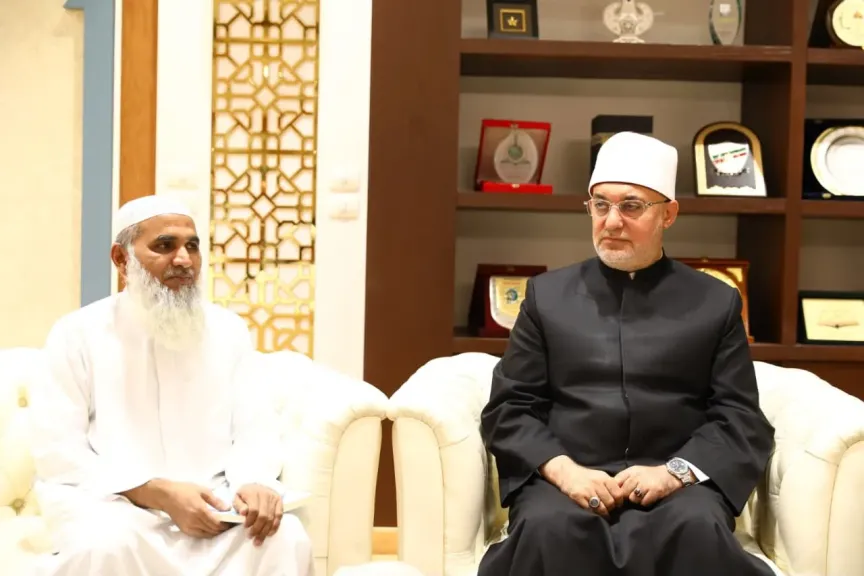 مفتي الجمهورية يستقبل وفد رابطة خريجي الأزهر ببنجلاديش لتعزيز التعاون الإفتائي.. صور