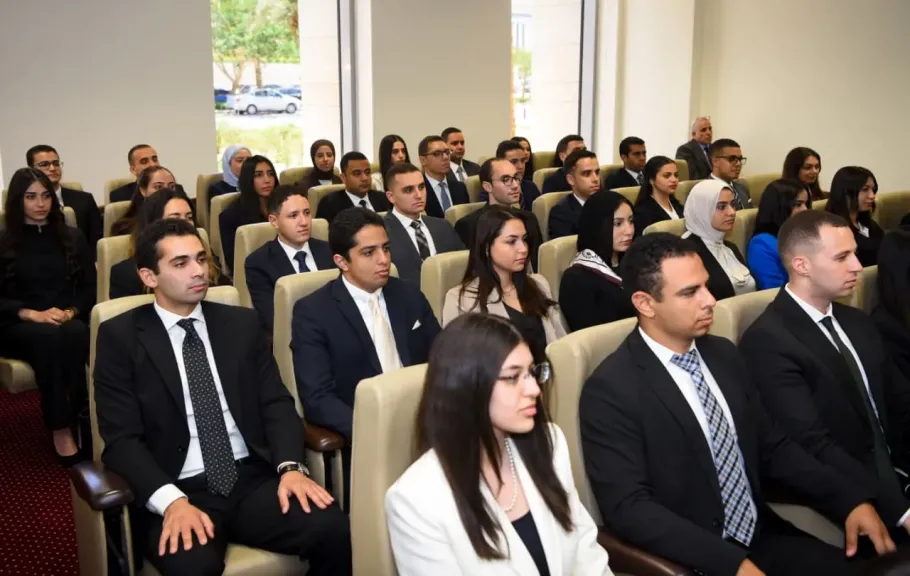 وزير الخارجية يلتقي أعضاء الدفعة ٥٩ من الملحقين الدبلوماسيين المعينين حديثًا