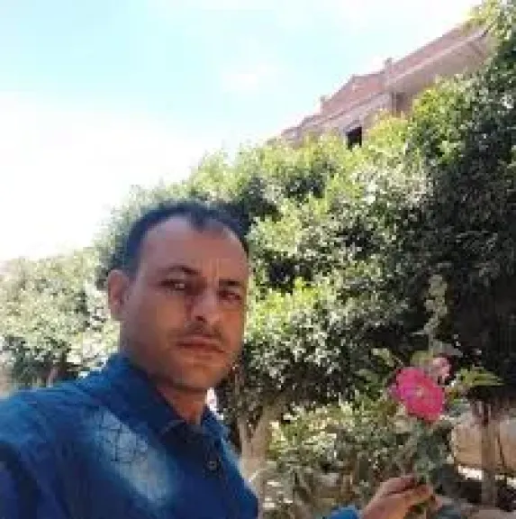 دموع وداع البطل.. جنازة عسكرية حاشدة لشهيد حريق منشأة ناصر بمسقط رأسه في المنوفية