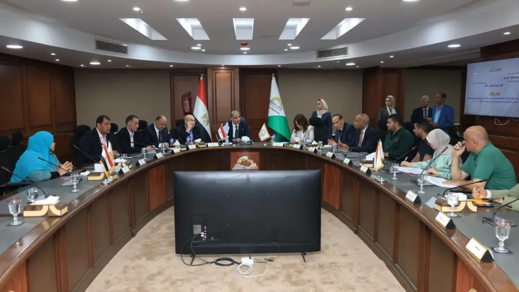 محافظ الجيزة يلتقي المواطنين في اللقاء الأسبوعي ويوجه بسرعة الاستجابة للشكاوى