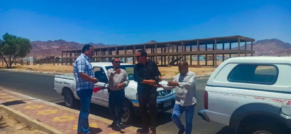 مدير الطرق بجنوب سيناء ورئيس مدينة دهب يتفقدان مشروعات الخطة الإستثمارية الحالية والمستقبلية