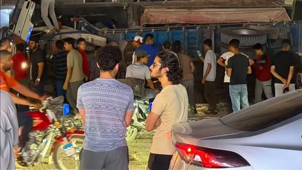 إصابة 12 عاملاً في انقلاب سيارة نقل بالعمالة الزراعية في أبو المطامير بالبحيرة