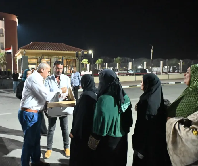 تقديراً لجهودهم .. محافظ جنوب سيناء يوجه بتوزيع لحوم على عمال النظافة بطور سيناء