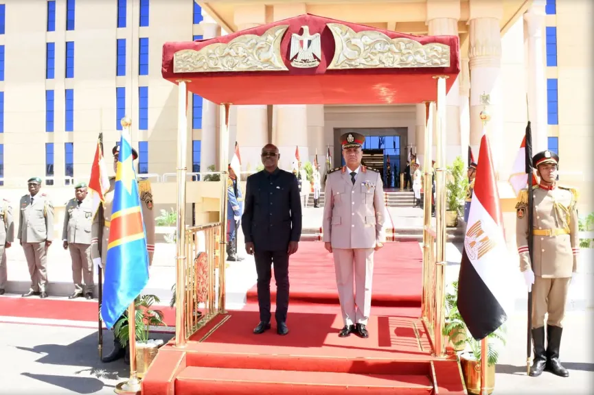 وزير الدفاع والإنتاج الحربى يلتقى بوزير الدفاع الوطنى والمحاربين القدماء بجمهورية الكونغو الديمقراطية