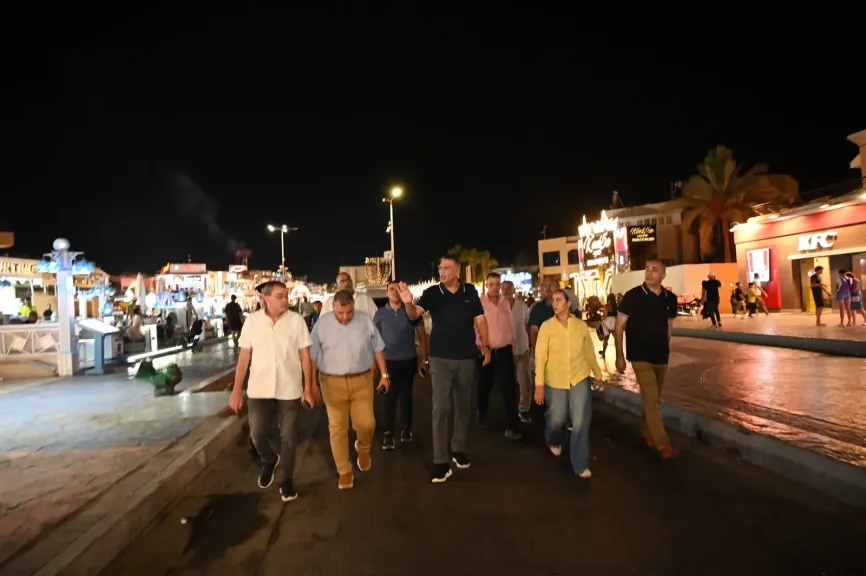محافظ جنوب سيناء يتفقد خليج نعمة بعد إنتهاء مهلة التقنين ويشيد بالإلتزام الكامل بخطوط التنظيم