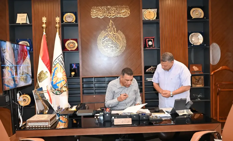 محافظ جنوب سيناء يعتمد 11 نموذج (8) للتصالح على مخالفات البناء بشرم الشيخ