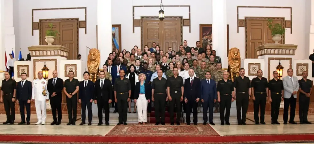 القوات المسلحة تحتفل بتخريج الدورة التدريبية الدولية الثانية ”حماية المدنيين بمهام الأمم المتحدة والقانون الدولي للهجرة”
