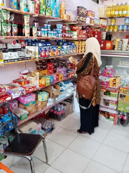ضبط 24 الف و800 عبوة سلع غذائية منتهية الصلاحية 